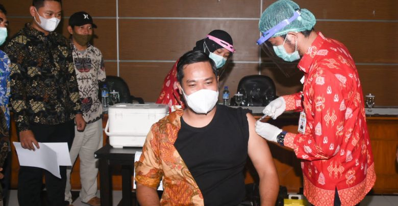 wakil bupati klu vaksin covid 19