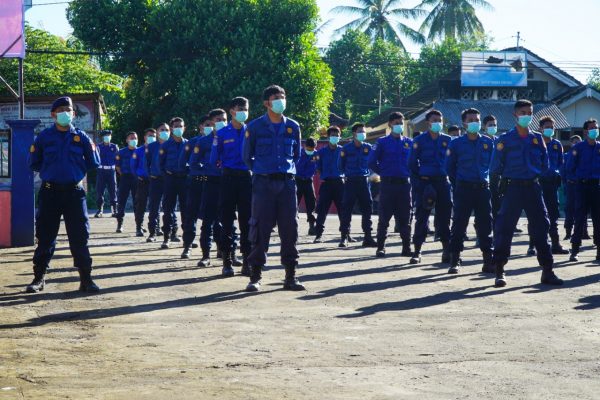 Dinas Pemadam Kebakaran dan Penyelematan (Damkar) ke 102.