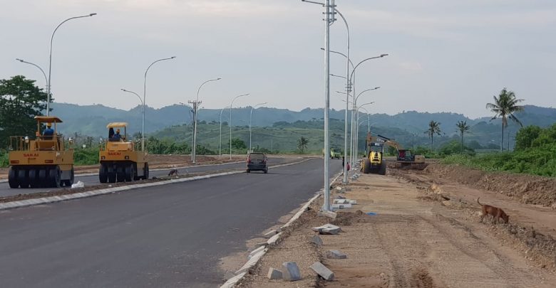 pegerjaan jalan ke kek mandalika