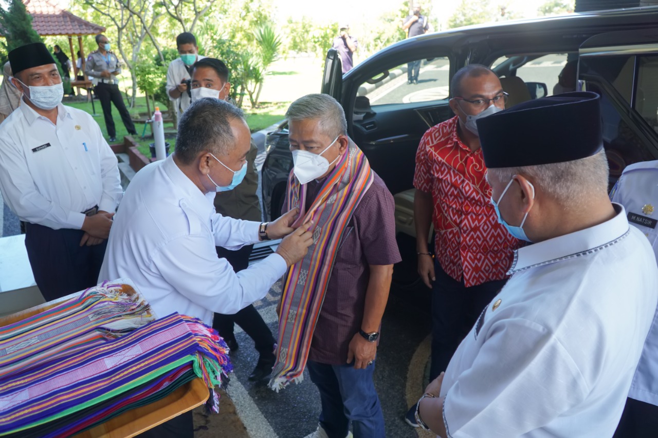 Bupati Lotim Terima Rombongan Gubernur Sulbar di BLK Lombok Timur