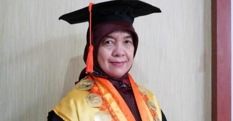 Prof. Dr. Ir. Enny Yuliani., M.Si