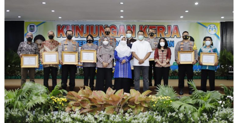 Menteri PPPA Beri Penghargaan Kepada Gubernur NTB Atas Keberhasilan Pengesahan Perda Perkawinan Anak