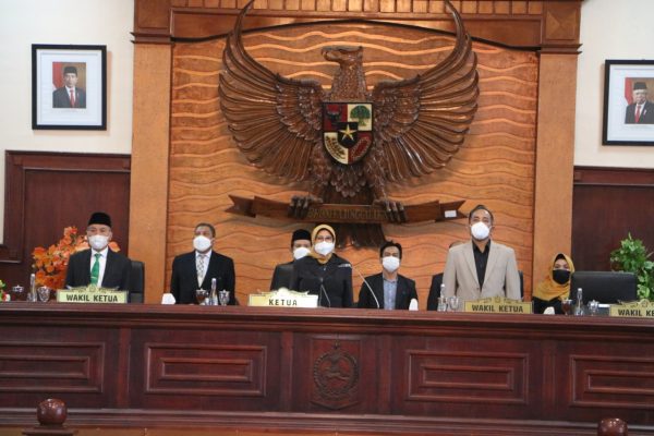 DPRD Setujui 2 Raperda, Wakil Gubernur Berharap Memberikan Manfaat