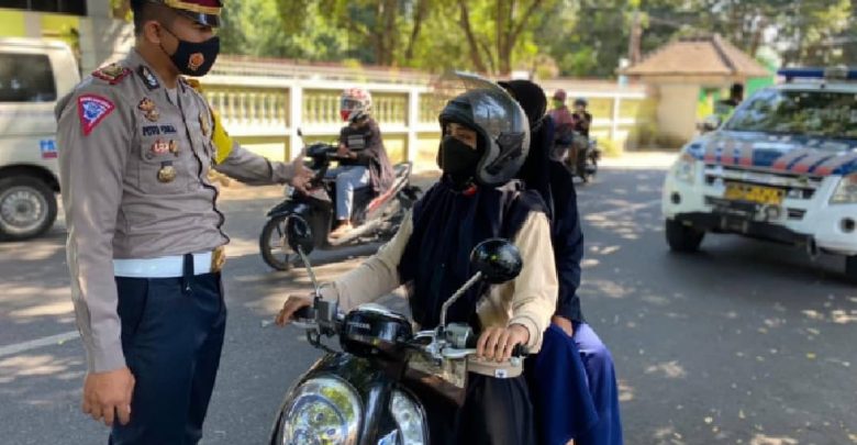 Jelang Lebaran Ketupat, Sat Lantas Polres Lotim Gencar Lakukan Himbauan