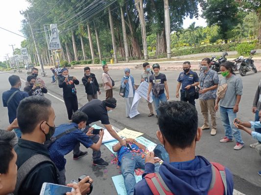 Wartawan Lotim Gelar Aksi Solidaritas Desak APH Ungkap Pelaku Pembunuhan Wartawan