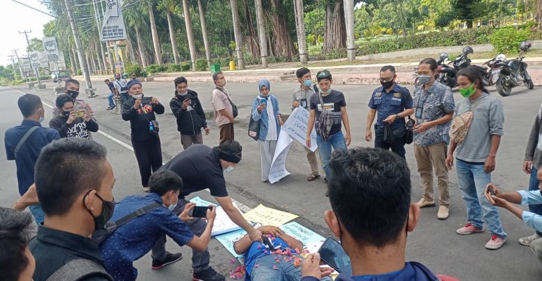 Wartawan Lotim Gelar Aksi Solidaritas Desak APH Ungkap Pelaku Pembunuhan Wartawan