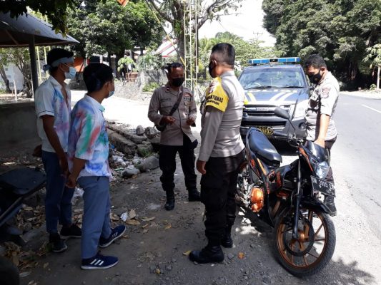 Kepolisian Sektor Kayangan Cegat Pelajar yang akan Lakukan Konvoi