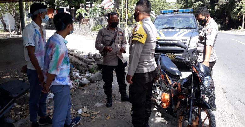 Kepolisian Sektor Kayangan Cegat Pelajar yang akan Lakukan Konvoi