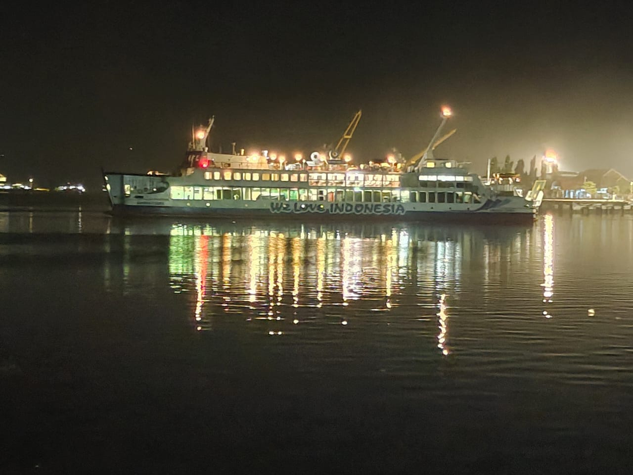 Kapal Seruduk Catwalk dan Tiang Hidrolik, Dermaga I Pelabuhan