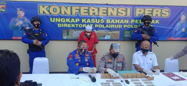 Ditpolair Baharkam Polri dan Polda NTB Amankan 1200 Detonator Bahan Peledak