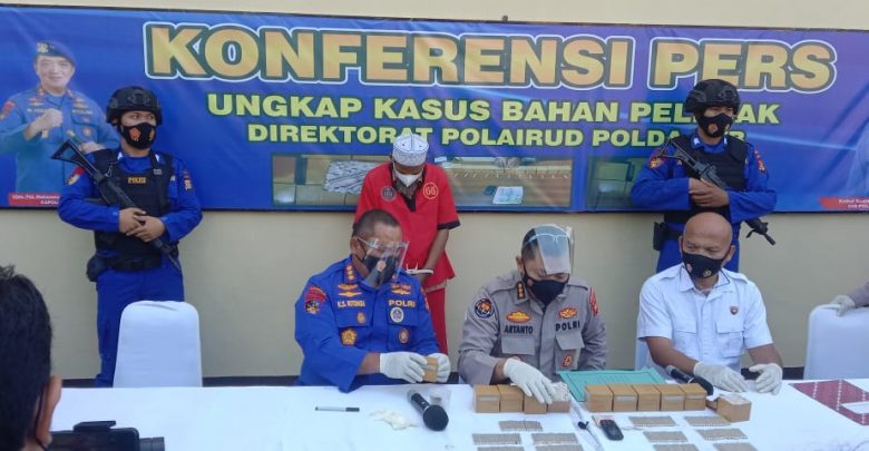 Ditpolair Baharkam Polri dan Polda NTB Amankan 1200 Detonator Bahan Peledak