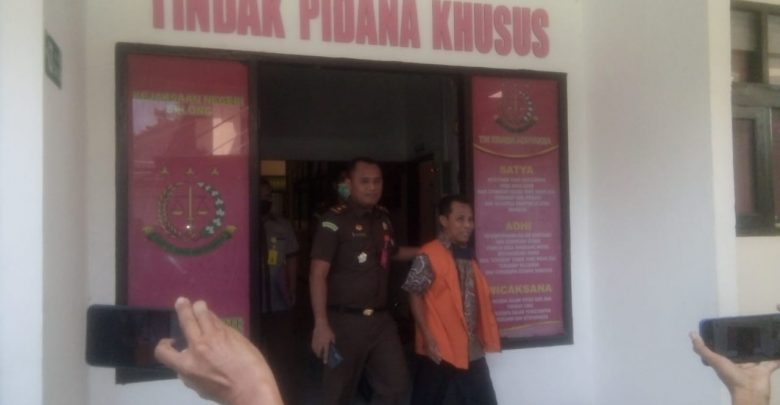 Mantan Kades Banjarsari Ditahan Kejaksaan Negeri Lombok Timur