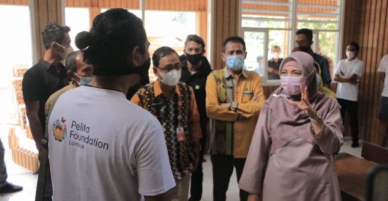 Sekolah Plastik Blok Pertama di Dunia