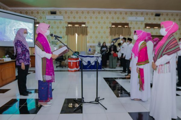 Lantik Pengurus Lasqi KLU, Hj. Niken, Seni Qasidah Harus Dikembangkan