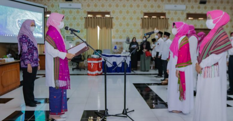 Lantik Pengurus Lasqi KLU, Hj. Niken, Seni Qasidah Harus Dikembangkan