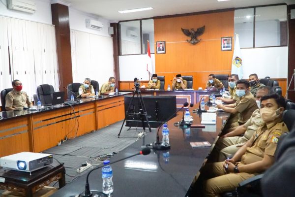 Bupati dan Wabup Lotim Ikuti Rapat Evaluasi Covid Secara Virtual