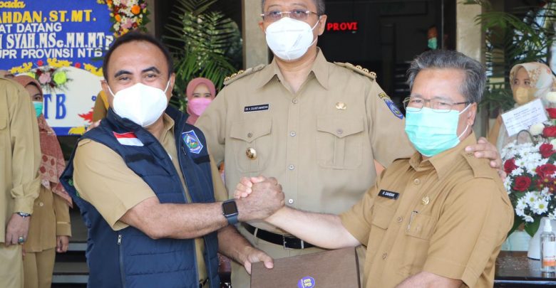 Gubernur, Aduan Masyarakat Harus Cepat Direspon