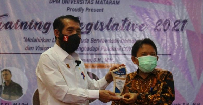 Rektor Unram Sebut Perlu Kolaborasi Berbagai Disiplin Ilmu untuk Persiapkan Produk Hukum