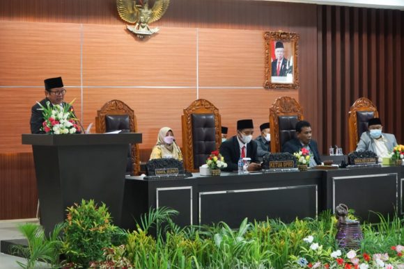 Gabungan Komisi DPRD Lotim Tetapkan Raperda dan Perda 2021