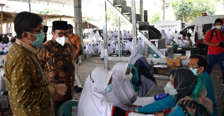 Wabup Lotim Monitoring Vaksinasi bersama OJK Provinsi NTB