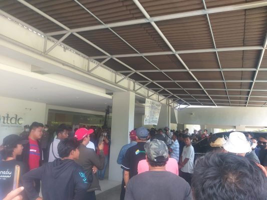 FKD, SWIM dan APTA NTB serta Warga Geruduk Kantor ITDC