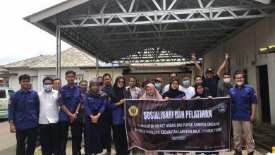 Sosialisasi Sekaligus Pelatihan Pembuatan Briket Arang Dan Pupuk Kompos Oleh Mahasiswa KKN Tematik UNRAM Desa Korleko