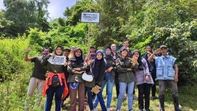 Mahasiswa KKN Tematik Unram Diapresiasi Masyarakat Desa Gili Gede Indah dalam Pembuatan Jalur Evakuasi