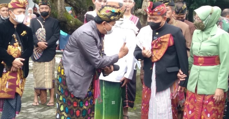 Kasad Dianugerahi Prawireng Jayeng Bhuwane saat Kunker ke Lombok