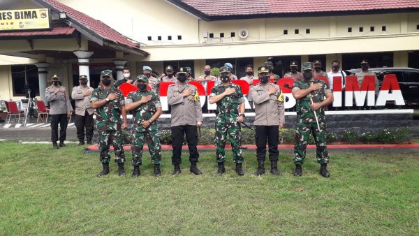 TNI-POLRI Beri Rasa Aman Nyaman Masyarakat
