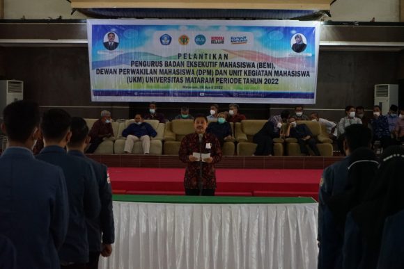 Rektor Universitas Mataram Lantik BEM, DPM, dan UKM