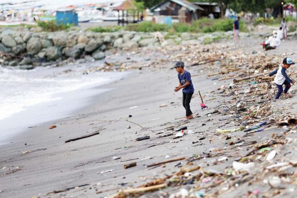 Selamatkan Laut Dari Sampah Plastik