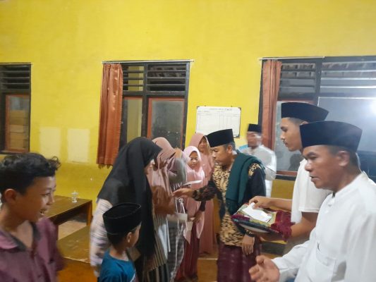 Safari Ramadan, Lalu Muhibban Santuni Anak Yatim di Desa Pejanggik