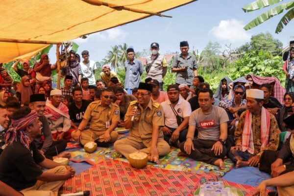 Gubernur NTB Sambangi Warga Dusun Pemoles Saat Bupati Resmikan Sirkuit Motocross