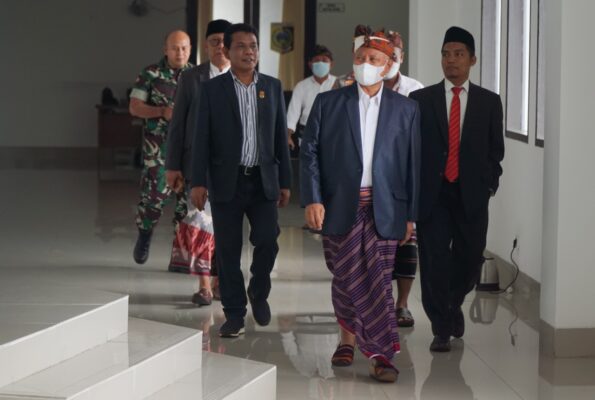 Seluruh Fraksi DPRD Kab. Lotim Setujui Dua Raperda 2022