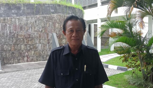 Dewan Minta Pemda Segera Perbaiki Jalan Open - Emboan Desa Mangkung