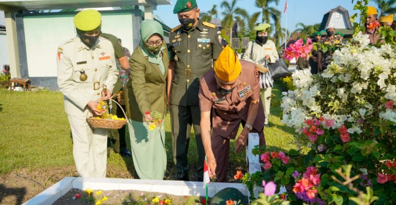 Danrem 162/Pimpin Ziarah dalam rangka HUT Kodam IX/Udayana ke 65