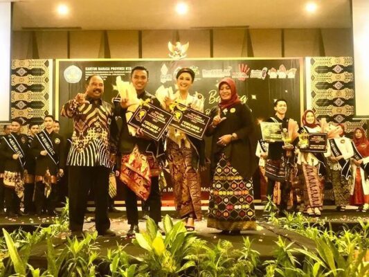 Putera Dompu Imam Muda Masjid Al Furqon Juara Pemilihan Duta Bahasa