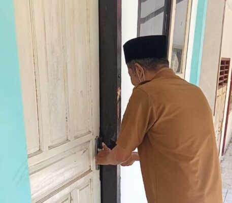 Usai Direnovasi, Kunci Pintu SMPN 5 Jonggat Disita Tukang