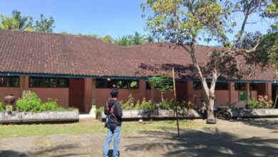 Bangunan SDN Bejelo Desa Bunjeruk Melengkung dan Hampir Roboh