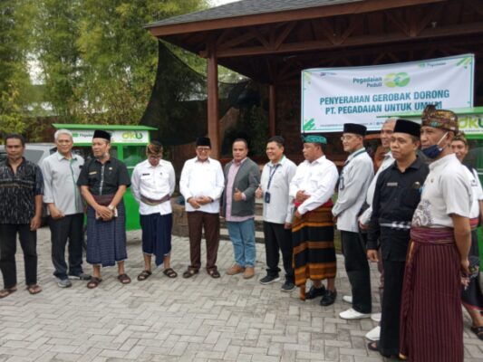 Wabup Lotim dan PT. Pegadaian Syari'ah Cabang Renteng Salurkan DKU