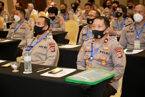 Kapolda NTB Membuka Pembekalan dan Pelatihan Polri dan PNS Polri