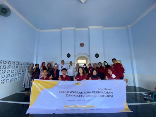 Mahasiswa KKNT Unram Sosialisasi Pendewasaan Usia Pernikahan dan Kesehatan Reproduksi