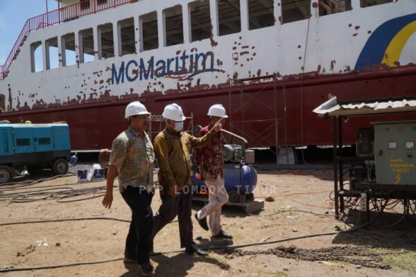 Peringatan Harhubnas Bupati Lotim Tandatangani Prasasti PT Dok dan Dak