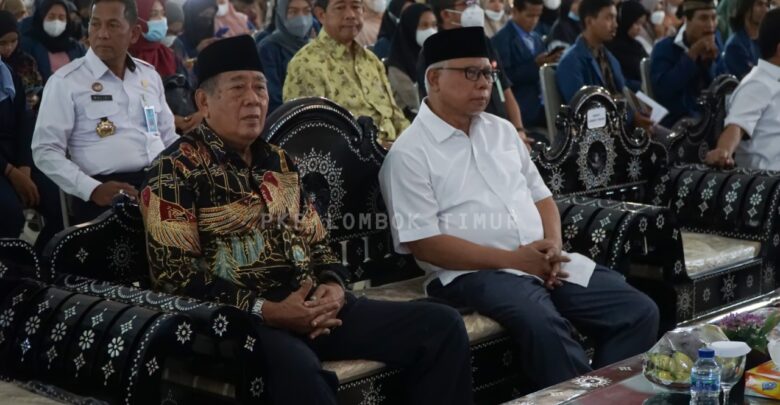 Bupati bersama Sekda Lotim Menerima Penghargaan dari BNN RI