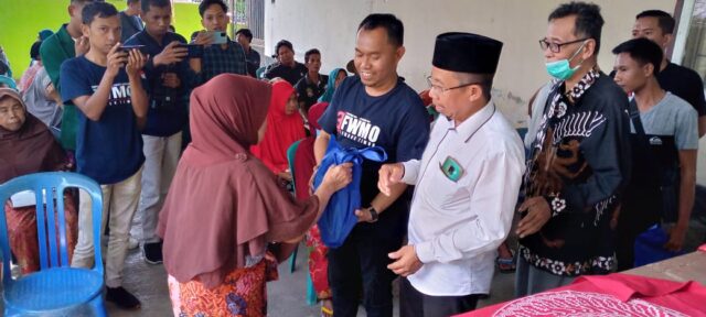 Milad ke-4 FWMO Lotim Salurkan Paket Sembako untuk Masyarakat Kurang Mampu