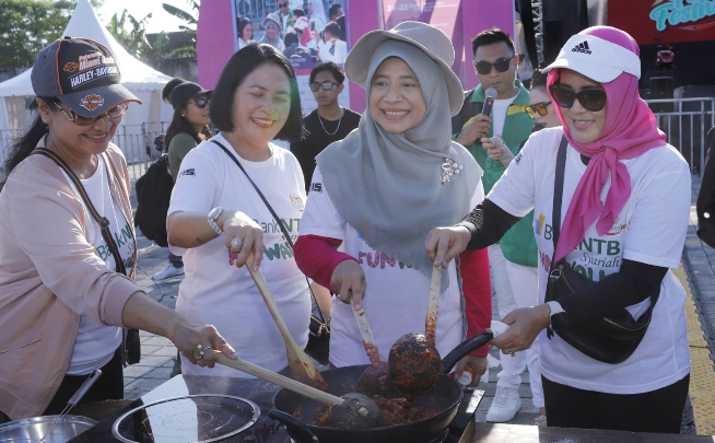 Ketua TP PKK Ikut Meriahkan Rangkaian Lombok Food Festival