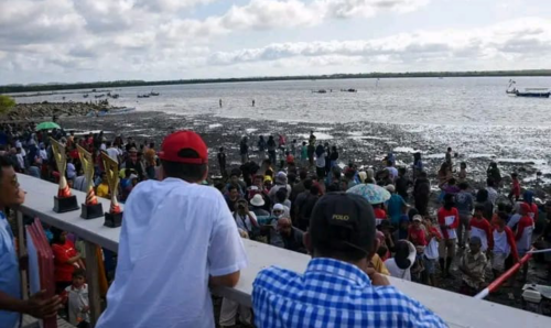 Penutupan Festival Balap Sampan oleh Gubernur NTB