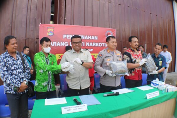 Direktorat Reserse Narkoba Polda NTB Musnahkan Sabu dan Ganja
