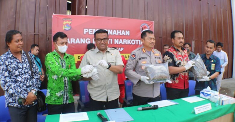 Direktorat Reserse Narkoba Polda NTB Musnahkan Sabu dan Ganja