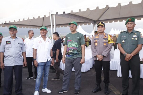 Gubernur NTB Membuka Bazaar Expo Otomotif, Umrah dan UMKM